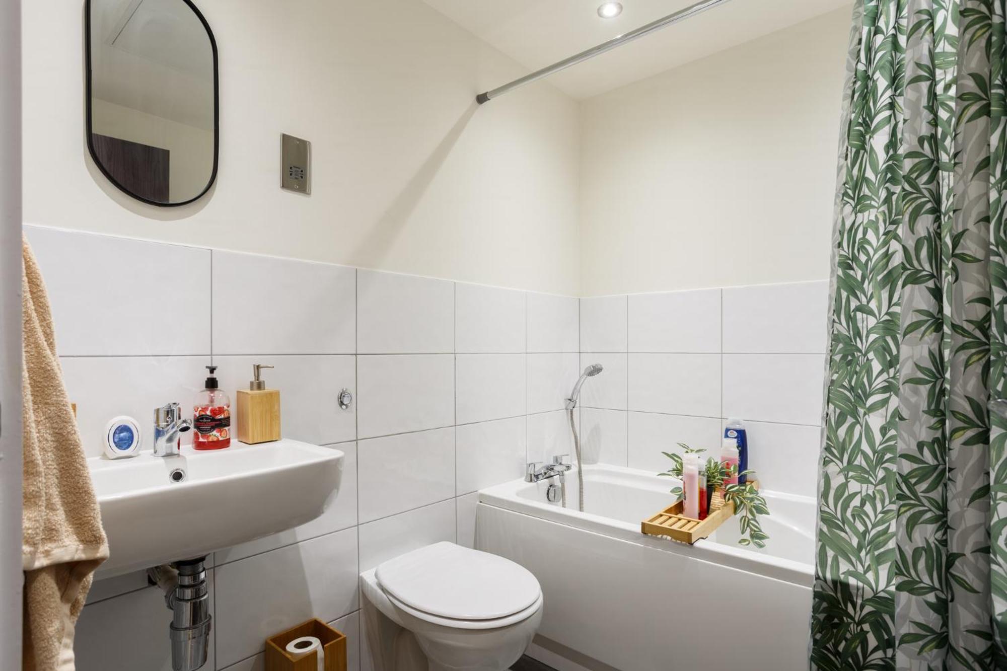 Modern And Cozy Two-Bed Apartment In Bradford แบรดฟอร์ด ภายนอก รูปภาพ