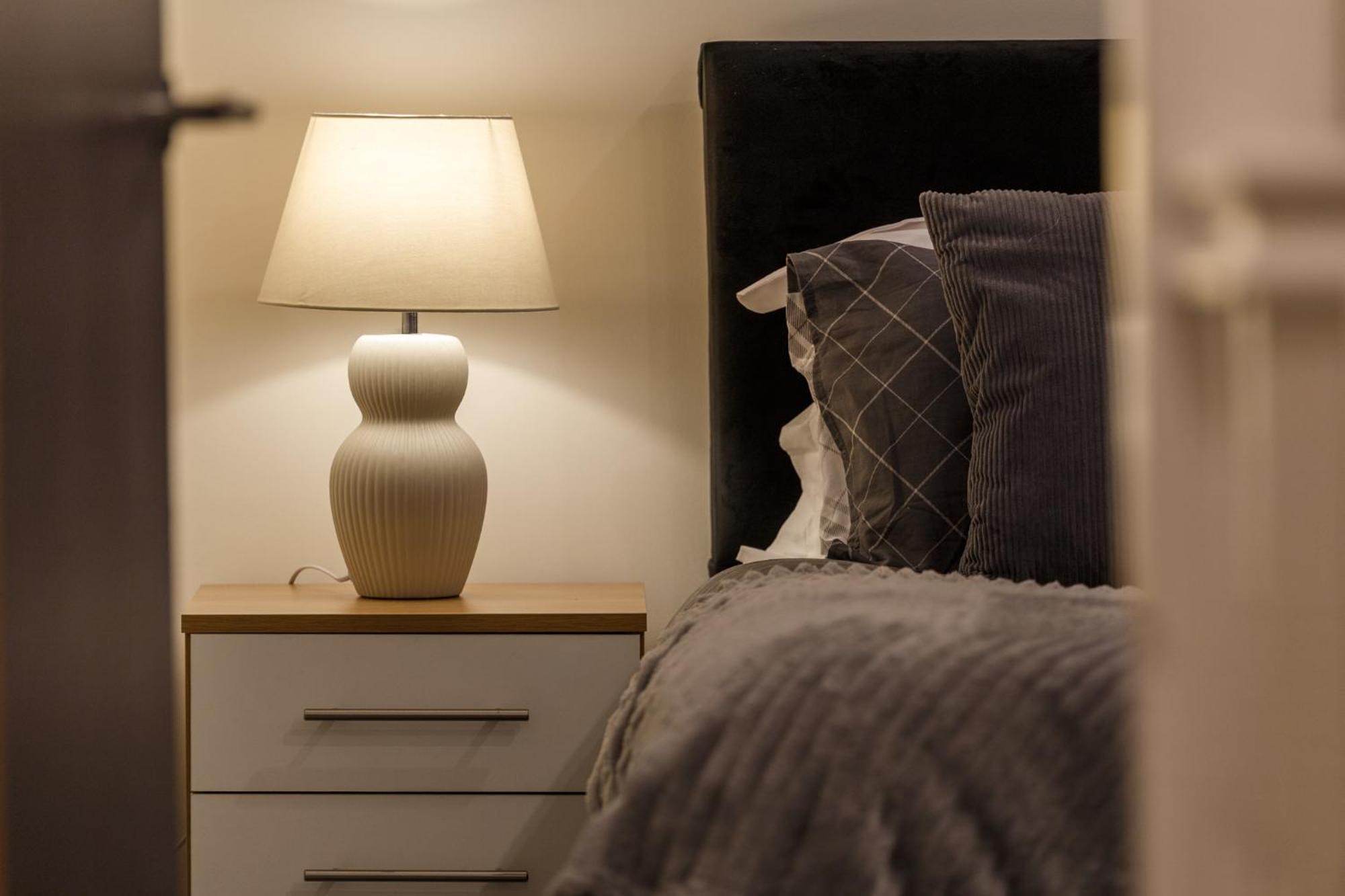 Modern And Cozy Two-Bed Apartment In Bradford แบรดฟอร์ด ภายนอก รูปภาพ